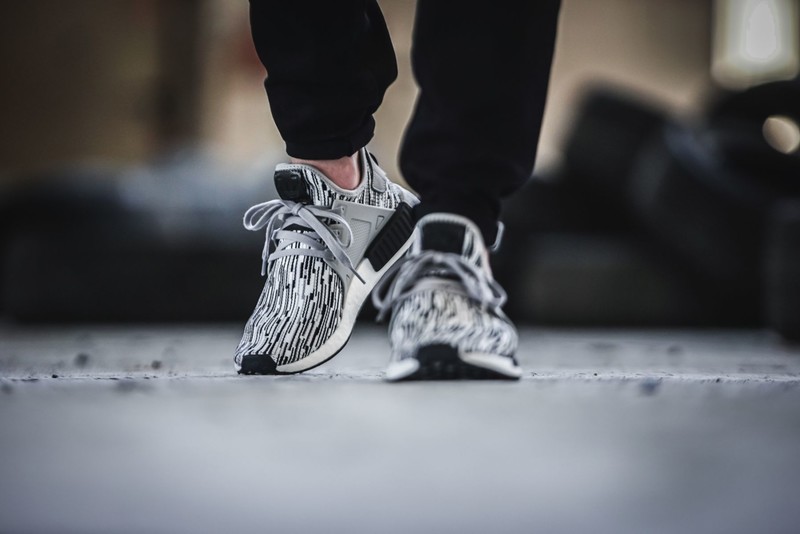 Adidas nmd outlet oreo on feet